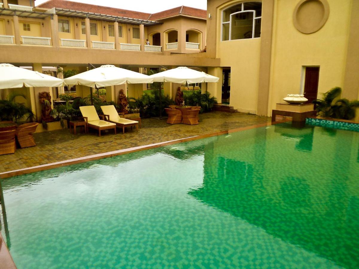 Pramod Convention & Club Resort Cuttack Exterior foto